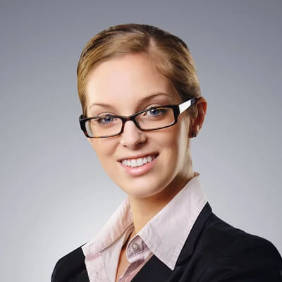 Teilnehmende Person mit Feedback zu Performance Marketing